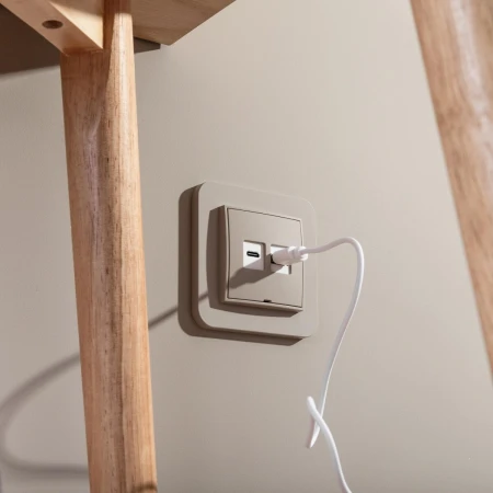 Mechanizm ładowarki USB podwójnej 2xUSB C, 30W max., bez pola opisowego producent Karlik seria Mini kolor Taupe kod 60MCUSBBO-9