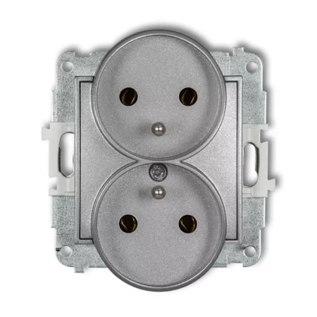 Icon Mechanizm Gniazda Podwójnego Do Ramki Z Uziemieniem 2X(2P+Z) (Bez Przesłon Torów Prądowych) Srebrny Metalik 7Igpr-2Z