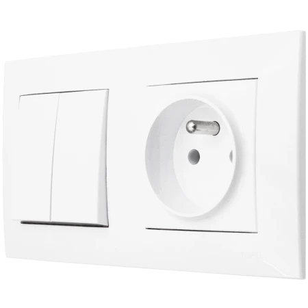 Ospel Szafir Biały Łącznik Podwójny Z Gniazdem Pojedynczym Zestaw Z Ramką