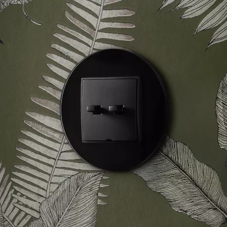 Gniazdo hermetyczne z ramką okrągłą efekt szkła seria ICON kolor czarny