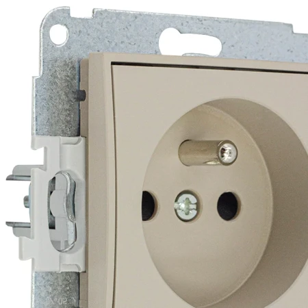 Karlik Seria Mini Mechanizm gniazda pojedynczego z uziemieniem 2P+Z (bez przesłon torów prądowych) kolor taupe symbol 60MGP-1z