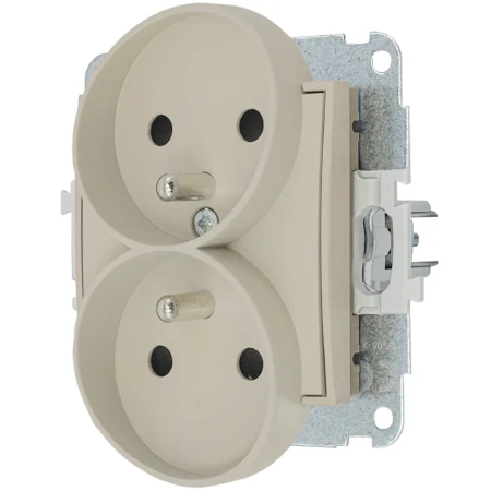 Karlik Seria Mini Mechanizm gniazda podwójnego do ramki z uziemieniem 2x(2P+Z) (przesłony torów prądowych) kolor taupe symbol 60MGPR-2zp