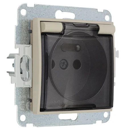 Karlik Seria Mini Mechanizm gniazda bryzgoszczelnego z uziemieniem 2P+Z (klapka dymna, przesłony torów prądowych) kolor taupe symbol 60MGPB-1zdp