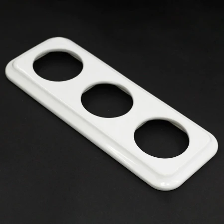 Ramka potrójna kwadratowa do łączników i gniazd 'Retro ceramic' - biała TG-RC-003SW