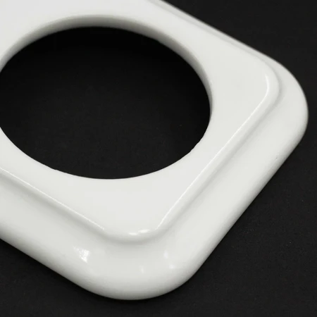 Ramka potrójna kwadratowa do łączników i gniazd 'Retro ceramic' - biała TG-RC-003SW