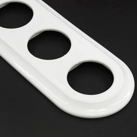 Ramka poczwórna okrągła do łączników i gniazd 'Retro ceramic' - biała TG-RC-004RW