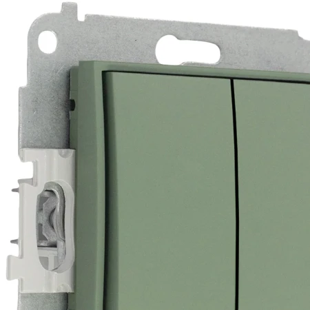 Karlik Seria Mini Mechanizm łącznika zwiernego, świecznikowego (dwa klawisze bez piktogramów, wspólne zasilanie) kolor szałwiowy symbol 61MWP-44.1