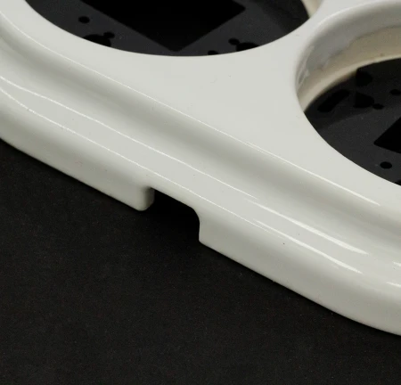 Ramka potrójna okrągła do łączników i gniazd natynkowych 'Retro ceramic' - biała TG-RCS-003RW
