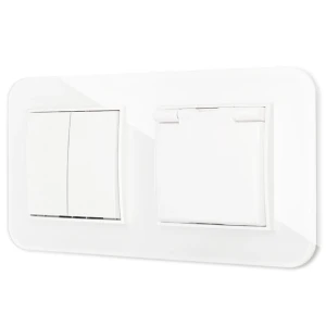 Włącznik podwójny z gniazdem hermetycznym z ramką zaokrągloną efekt szkła seria ICON kolor biały