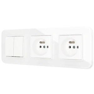 Włącznik podwójny i dwa gniazda pojedyncze z ramką zaokrągloną efekt szkła seria ICON kolor biały