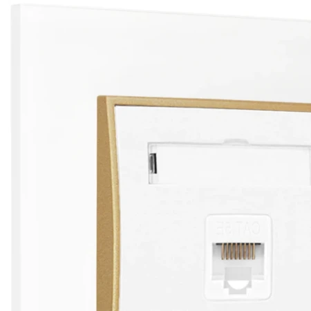 Gniazdo internetowe rj45 1x z ramką kwadratową efekt szkła seria ICON kolor biały/złoty