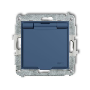 Karlik seria Mini Mechanizm gniazda bryzgoszczelnego z uziemieniem 2P+Z (klapka navy blue, przesłony torów prądowych) kolor navy blue indeks 64MGPB-1zp