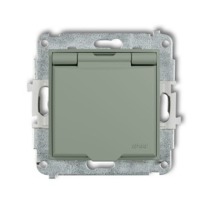 Karlik seria Mini Mechanizm gniazda bryzgoszczelnego z uziemieniem 2P+Z (klapka szałwiowa, przesłony torów prądowych) kolor szałwiowy indeks 61MGPB-1zp