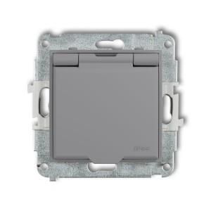 Karlik seria Mini Mechanizm gniazda bryzgoszczelnego z uziemieniem 2P+Z (klapka szary mat, przesłony torów prądowych) kolor szary mat indeks 27MGPB-1zp