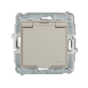 Karlik ICON Mechanizm gniazda bryzgoszczelnego z uziemieniem 2P+Z (klapka taupe, przesłony torów prądowych) 60IGPB-1zp