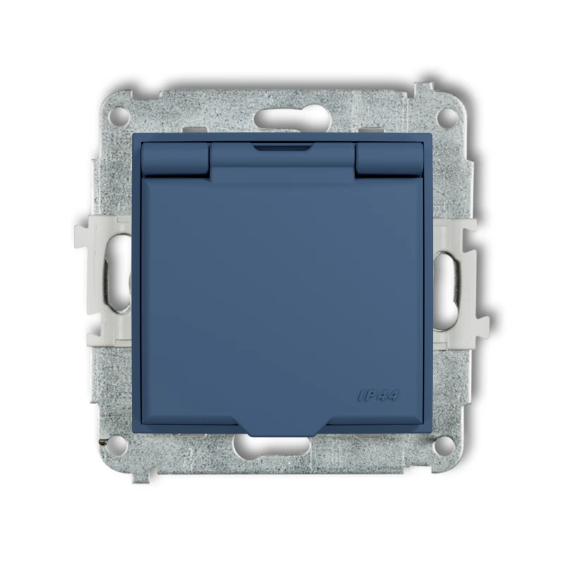 Karlik ICON Mechanizm gniazda bryzgoszczelnego z uziemieniem 2P+Z (klapka navy blue, przesłony torów prądowych) 64IGPB-1zp