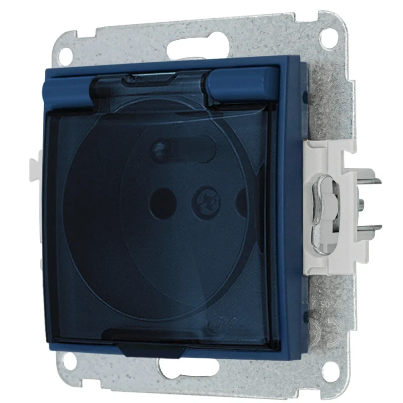 Karlik Seria Mini Mechanizm gniazda bryzgoszczelnego z uziemieniem 2P+Z (klapka dymna, przesłony torów prądowych) kolor navy blue symbol 64MGPB-1zdp
