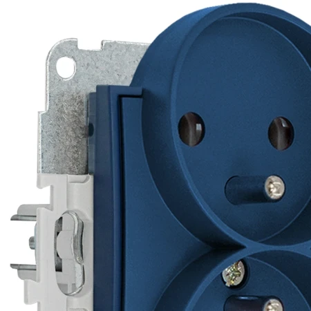 Karlik Seria Mini Mechanizm gniazda podwójnego do ramki z uziemieniem 2x(2P+Z) (przesłony torów prądowych) kolor navy blue symbol 64MGPR-2zp