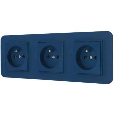 Trzy gniazda pojedyncze z ramką zaokrągloną seria MINI kolor navy blue
