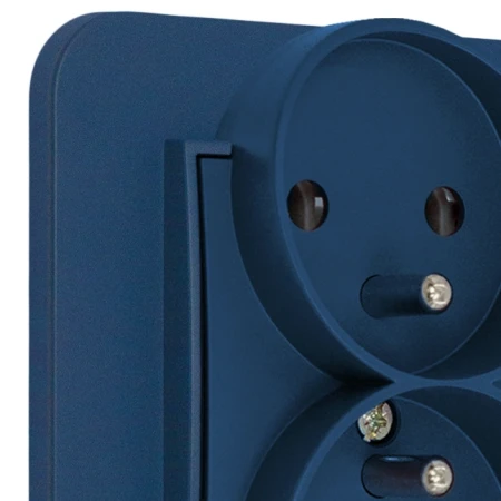 Trzy gniazda podwójne z ramką zaokrągloną seria MINI kolor navy blue