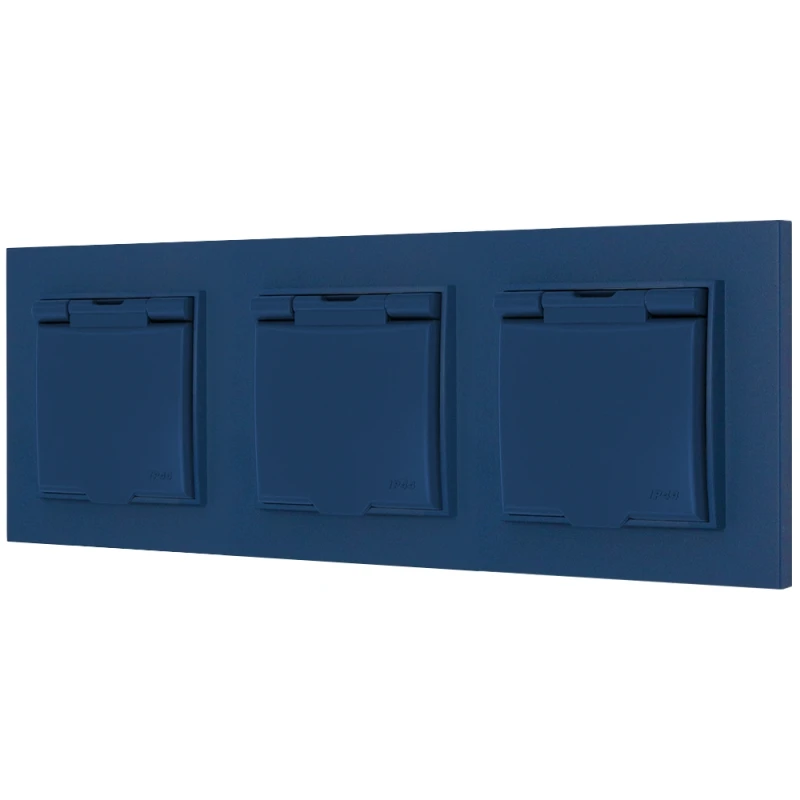 Trzy gniazda hermetyczne z ramką kwadratową seria MINI kolor navy blue