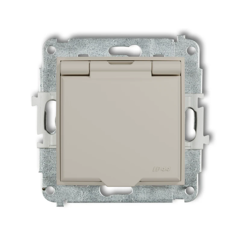 Karlik seria Mini Mechanizm gniazda bryzgoszczelnego z uziemieniem 2P+Z (klapka taupe, przesłony torów prądowych) kolor taupe indeks 60MGPB-1zp